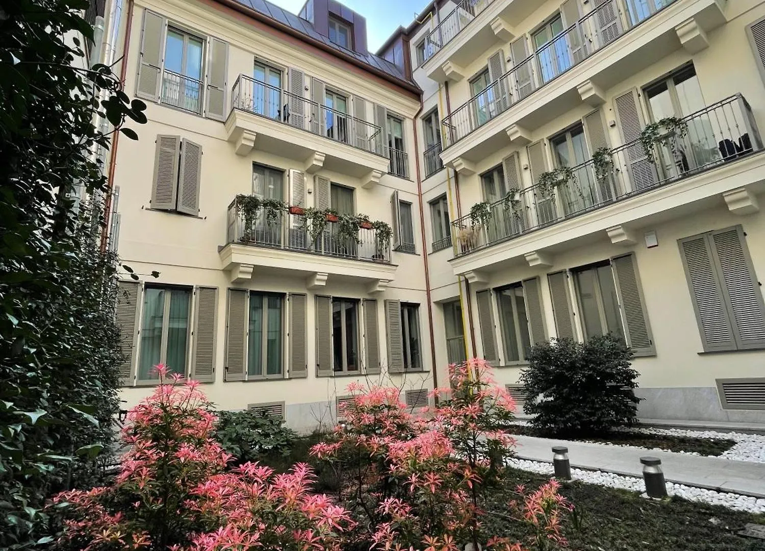 New Quiet And Design Apartment In The Heart Of Milán