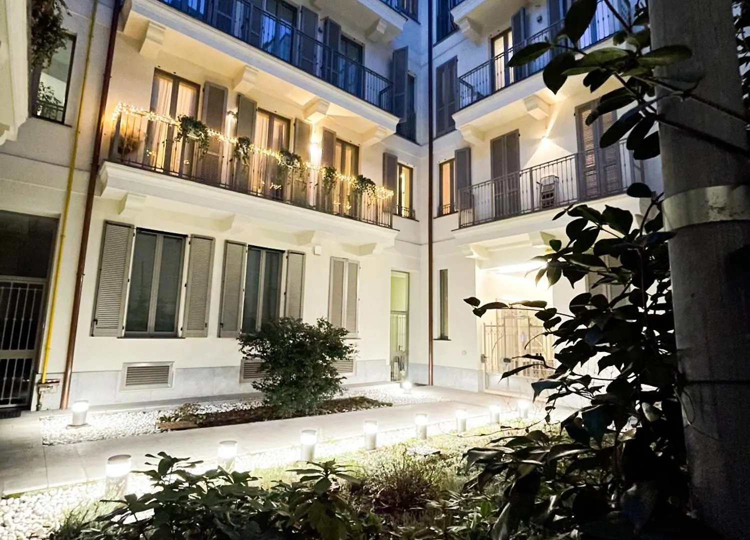 New Quiet And Design Apartment In The Heart Of Milán